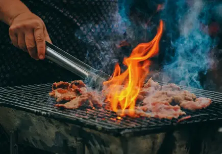 Jak vybrat ten správný gril na zahradu, terasu nebo balkón?