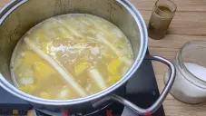Krémová polévka z bílého chřestu