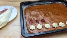 Perník s tvarohem, povidly nebo marmeládou