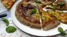 Pizza ze žitné mouky