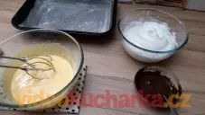 Čokoládové řezy z těsta bez mouky