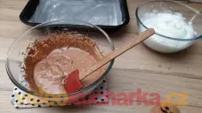 Čokoládové řezy z těsta bez mouky