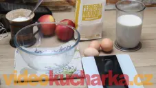 Dortík z jablečných palačinek
