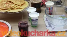 Dortík z jablečných palačinek