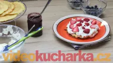 Dortík z jablečných palačinek