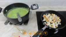 Polévka z čerstvého špenátu
