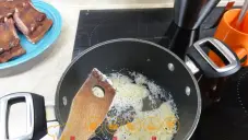 Uzená polévka s vejcem