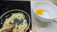 Knedlíčky do polévky z míchaných vajec
