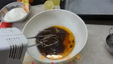 Mrkvový koláč s třtinovým cukrem