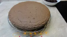Čokoládový koláč s třešněmi