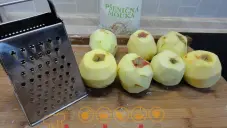 Mrkvový závin s jablky