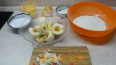 Jablečný koláč s kokosem