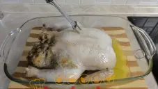 Kuře s houbovou nádivkou
