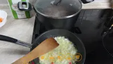 Fazolová polévka se zeleninou