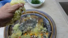 Cuketový salát s koprem