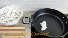Pečené brambory se žampiony a pórkem