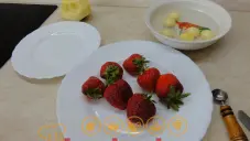 Jahodové inspirace (jahody v čokoládě, jahody se smetanou nebo jablkem)