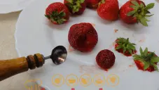 Jahodové inspirace (jahody v čokoládě, jahody se smetanou nebo jablkem)