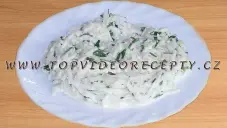 Kedlubnový salát s křenem