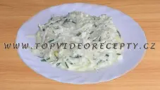 Kedlubnový salát s vejcem