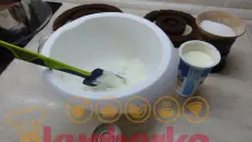 Kostkovaný dort s tvarohovou náplní (šachovnicový)