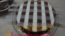 Kostkovaný dort s tvarohovou náplní (šachovnicový)