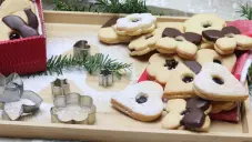 Linecké cukroví ze špaldové hladké mouky
