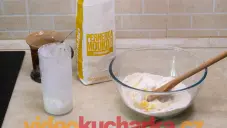 Lívanečky ze špaldové mouky hladké a zakysané smetany