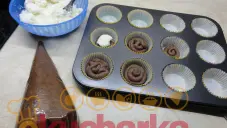 Muffiny s kokosovou náplní (velikonoční)
