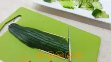 Ozdoby ze salátových okurek
