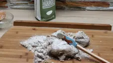 Perníková chaloupka z pohankové celozrnné hladké mouky