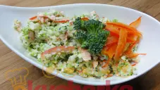 Salát z brokolice, zelí a papriky