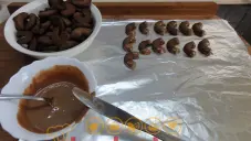 Třené kakaové rohlíčky