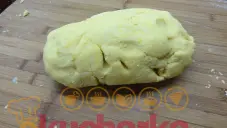 Slepovaná kuřátka z pudinkového těsta