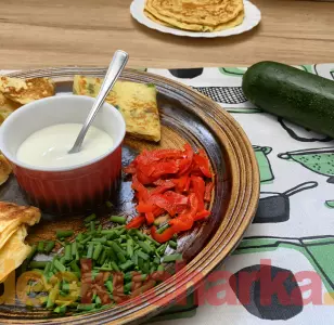 Slané cuketové palačinky z kefírového těsta