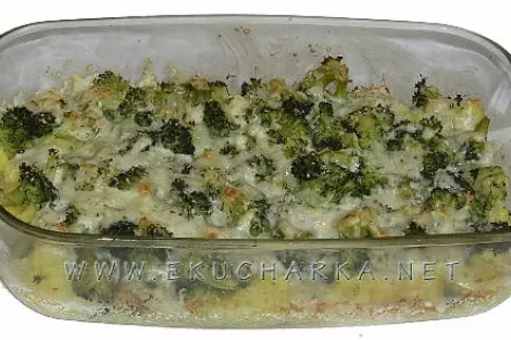 Zapečené brambory s brokolicí
