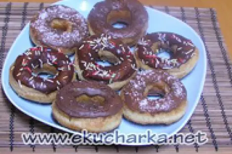 Donutky (koblížky s otvorem)