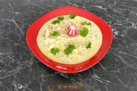 Ředkvičkový salát s vejci