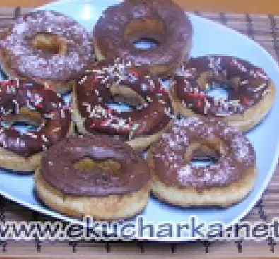 Donutky (koblížky s otvorem)